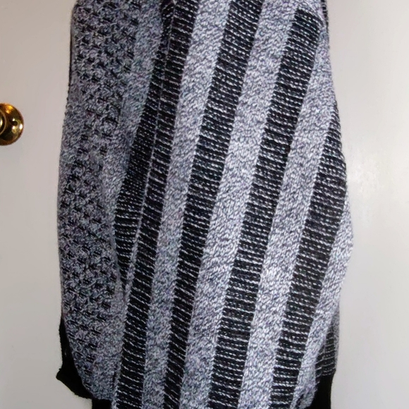 Vintage jantzen cardigan HAS BEEN SOLD DO NOT BUY OR ACCEPT OFFERS! - Picture 2 of 12